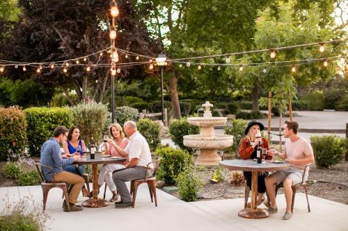 SummerWood Inn