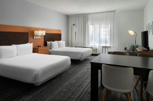 1 queen bed