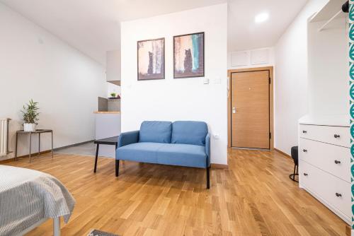 Modern Bright Studio-Free private parking-Fast Wi-Fi - image 3