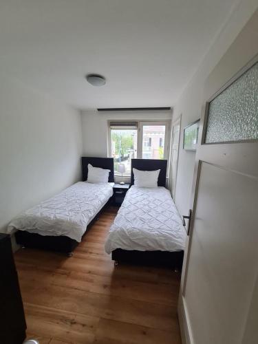 Three bedroom lovely apartment in 斯特比克