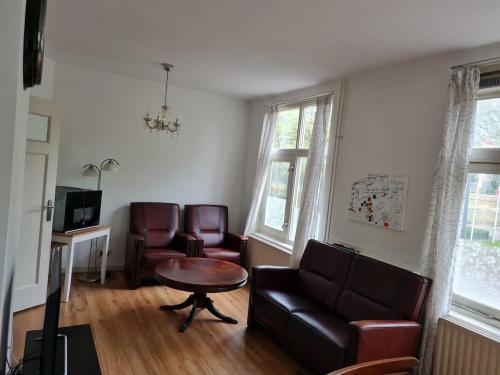 Three bedroom lovely apartment in 斯特比克