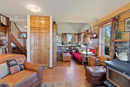 Lindas Perch Lindas Perch