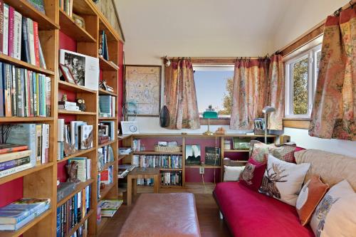 Lindas Perch Lindas Perch