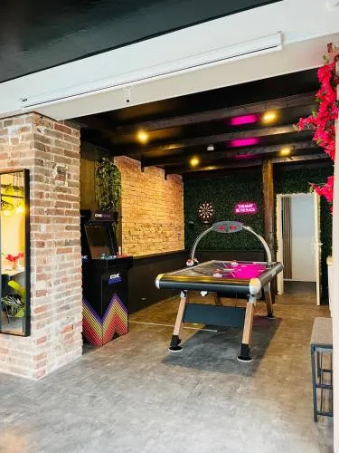 OVERNIGHT No4 - Arcade, Kino, Airhockey, Dart in Isernhagen, Deutschland