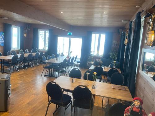 Étterem, Sjøberg Hotell og Ferie Leiligheter in Rennesoy