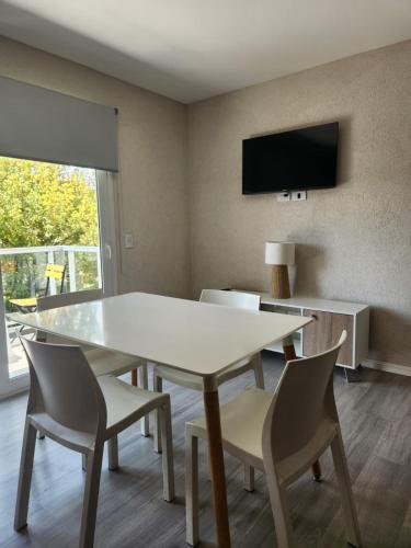 One-Bedroom Apartment image 10