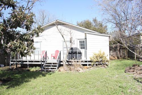 South Austin Cottage with Fiber Internet South Austin Cottage with Fiber Internet