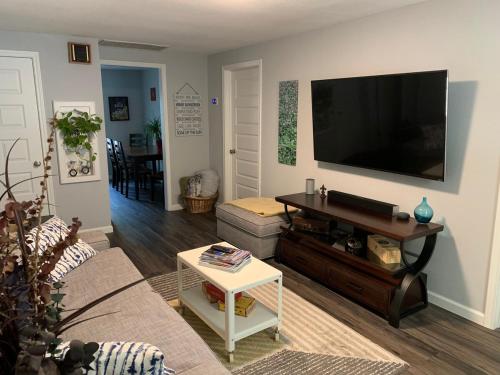 South Austin Cottage with Fiber Internet South Austin Cottage with Fiber Internet