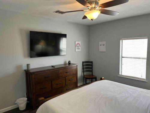 South Austin Cottage with Fiber Internet South Austin Cottage with Fiber Internet