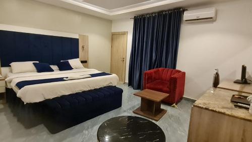 Immaculate Hotels and Apartments