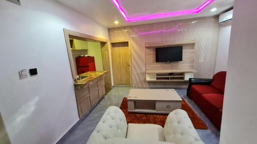 Immaculate Hotels and Apartments