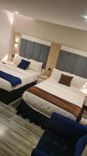 Immaculate Hotels and Apartments