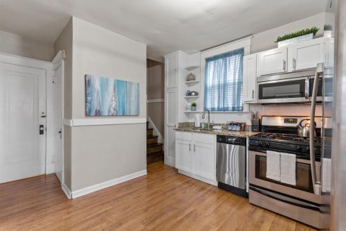 Forest Park Oasis by JZ Vacation Rentals - image 6