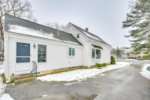 16 Mi to Boston: Home w/ Deck in Weymouth in Weymouth (MA)