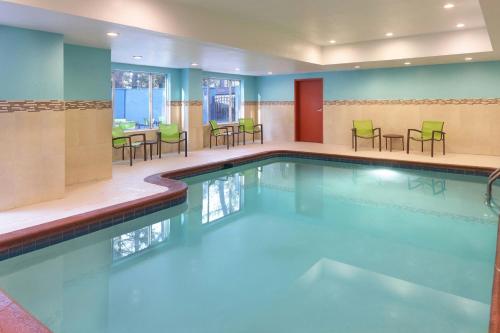 مسبح, SpringHill Suites by Marriott Atlanta Six Flags in ليثيا سبرنج