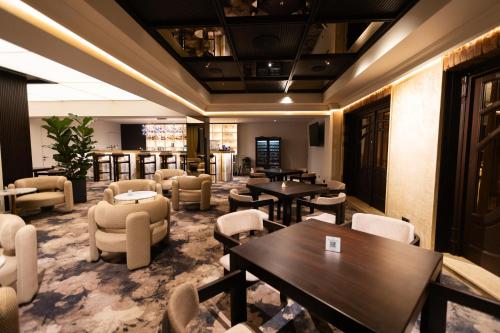 老大陸酒店 (Old Continent Hotel) in 烏日哥羅德