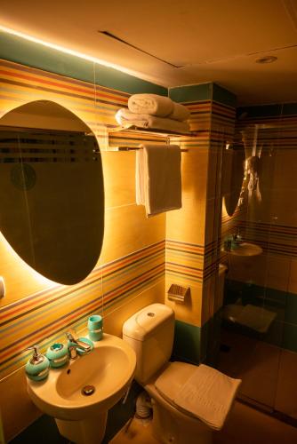 room detail thumbnail 2