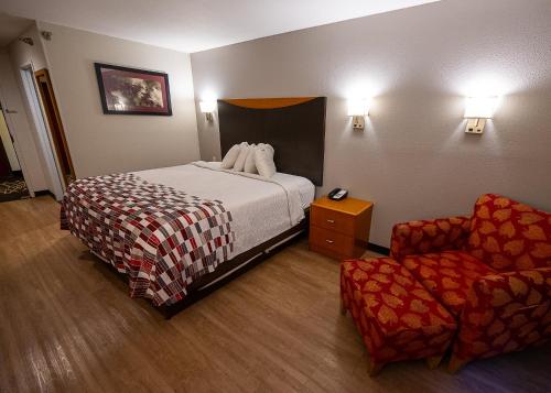 Red Roof Inn & Suites Danville IL - image 9