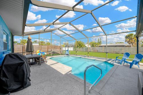 Getaway with Heated Pool and fence by Siesta Key Beach