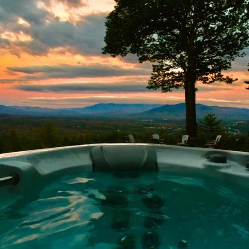 RLL Breathtaking views and grand unique style in Jefferson (NH)