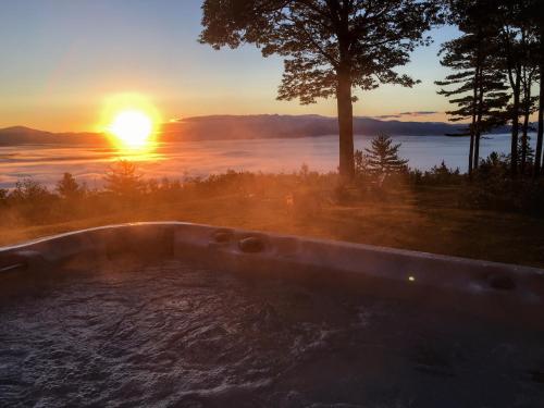 RLL Breathtaking views and grand unique style in Jefferson (NH)