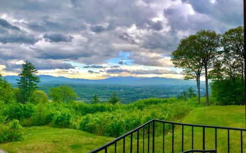 RLL Breathtaking views and grand unique style - image 2