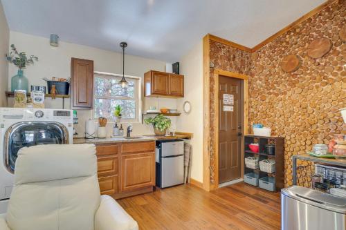 Woodland Park Apartment Forest Views and Deck! in Woodland Park, USA