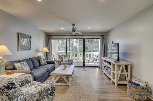 Wonderful luxury condo with great golf views K Bed Beach gear & bike rentals detail
