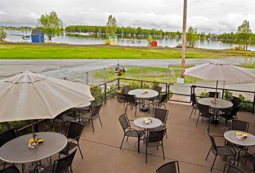Coast Inn at Lake Hood - image 9