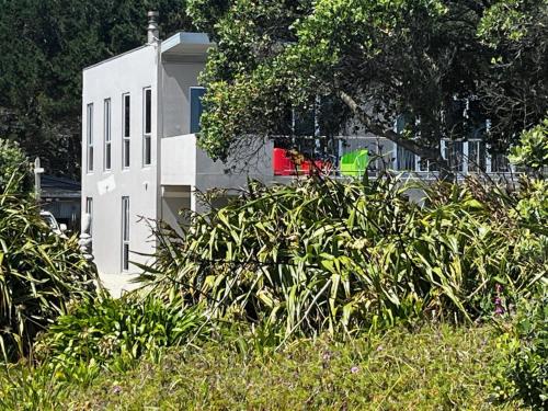 A szálláshely kívülről, Spectacular beachfront holiday home in Mahia