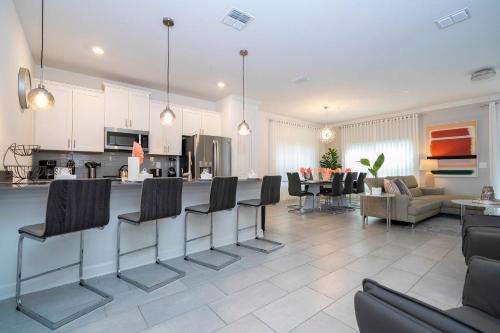 Storey Lake 5Bd Pool Waterpark Near Disney 2497 - image 7