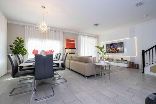 Storey Lake 5Bd Pool Waterpark Near Disney 2497 - image 2