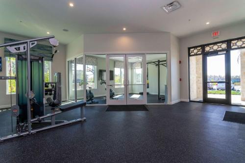 Storey Lake 5Bd Pool Waterpark Near Disney 2497 - image 4