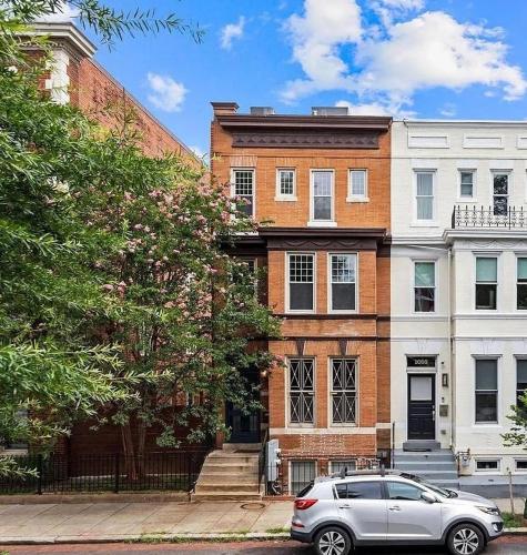 Cozy 3BR Capitol Hill Apartment in DC