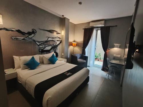 Deluxe Double Room image 5