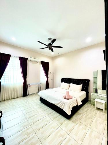 Anis Homestay 5 bedrooms 5 bathrooms in 亞羅士打