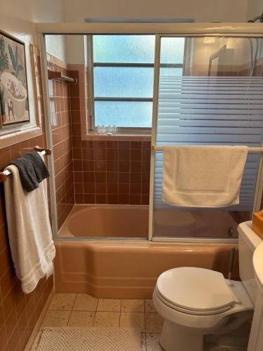 Aloha Condominium On the Intracoastal-Walk to the Beach in Pompano Beach, USA