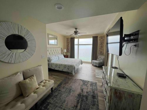 Luxury 2BR 2BA Corner Unit with epic Ocean Front views