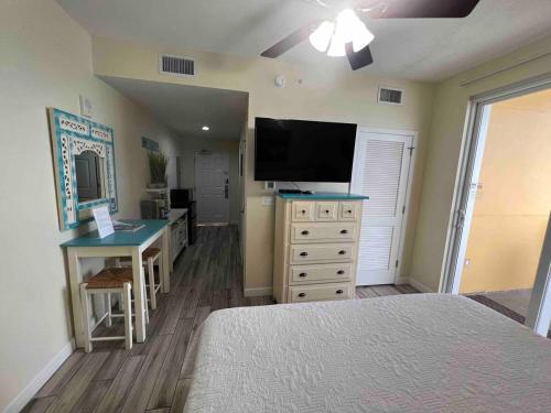 Ocean Front Studio with Epic Gulf Views