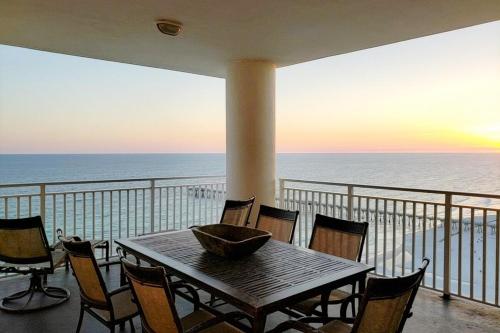 3BR 3BA Corner-Unit with 2 Ocean Front Master Suites