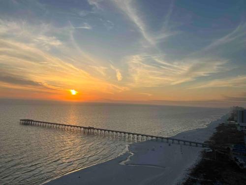 3BR 3BA Corner-Unit with 2 Ocean Front Master Suites