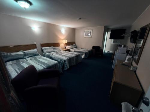 Guest Inn Motel Room Type - Large Family Room