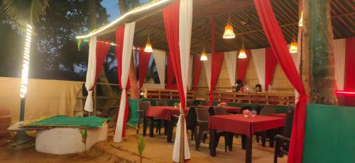 Love paradice huts photo 5