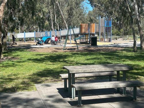 Playground, Cosy and convenient in Lynbrook in Dandenong South