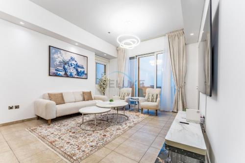Glance at the Royal Atlantis Right by Dubai Top Spots 2BR, Marina Apartments 3, Palm Jumeirah by Deluxe Holiday Homes