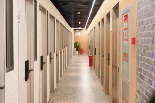 A szálláshely kívülről, wohkoon Youth Hostel Sanlitun Taikoo Li Branch in Peking