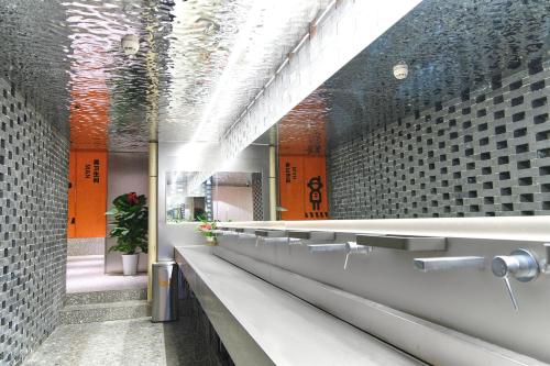 Fürdőszoba, wohkoon Youth Hostel Sanlitun Taikoo Li Branch in Peking