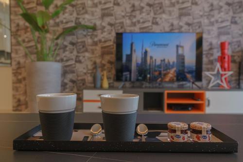 Apartment on High Floor with Burj Khalifa View and Infinity Pool, Dubai (photo 5)