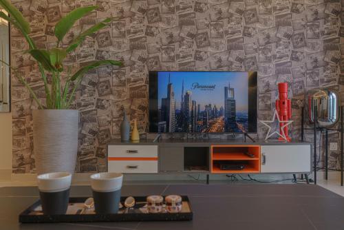 Apartment on High Floor with Burj Khalifa View and Infinity Pool, Dubai (photo 11)