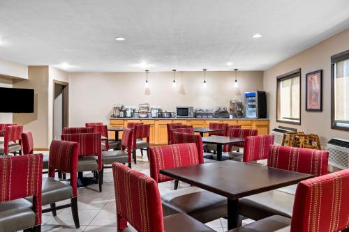 Comfort Inn Worland Hwy 16 to Yellowstone - image 12